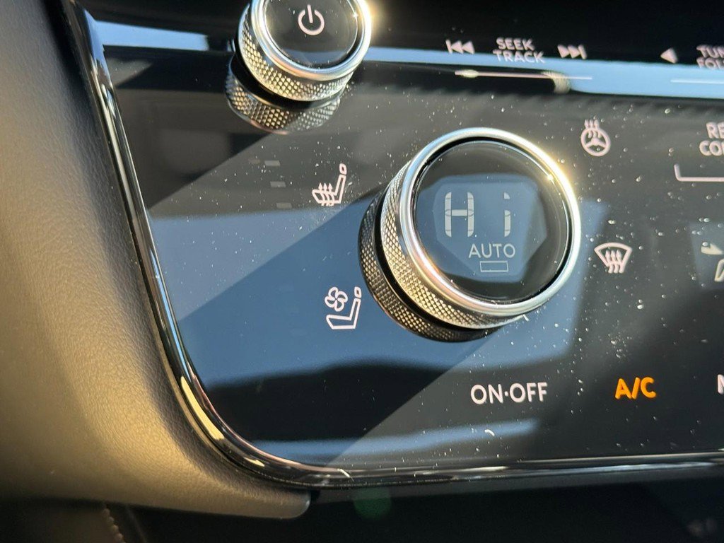 New 2026 INFINITI QX60 Luxe w/ Family Package image 14