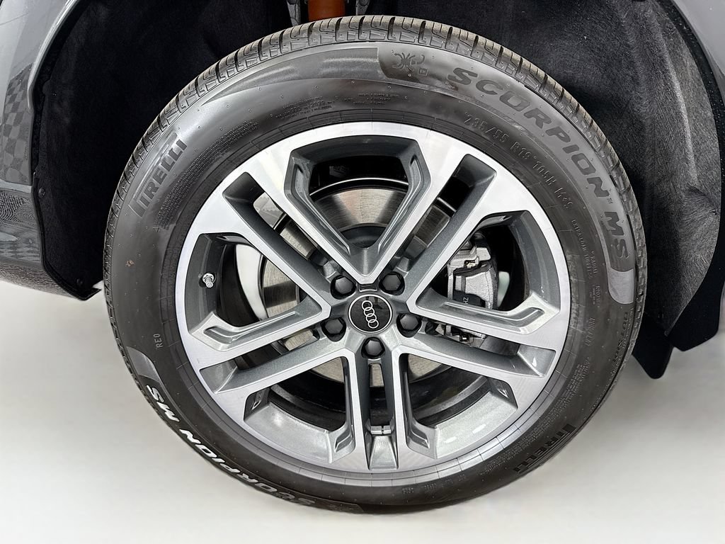 Certified 2025 Audi Q5 Premium Plus w/ Premium Plus AWD/4WD image 33