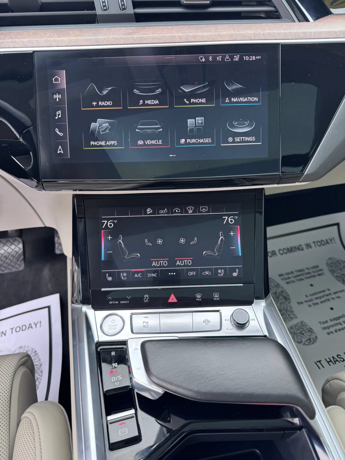 Used 2019 Audi e-tron Prestige w/ Prestige Package AWD/4WD image 16
