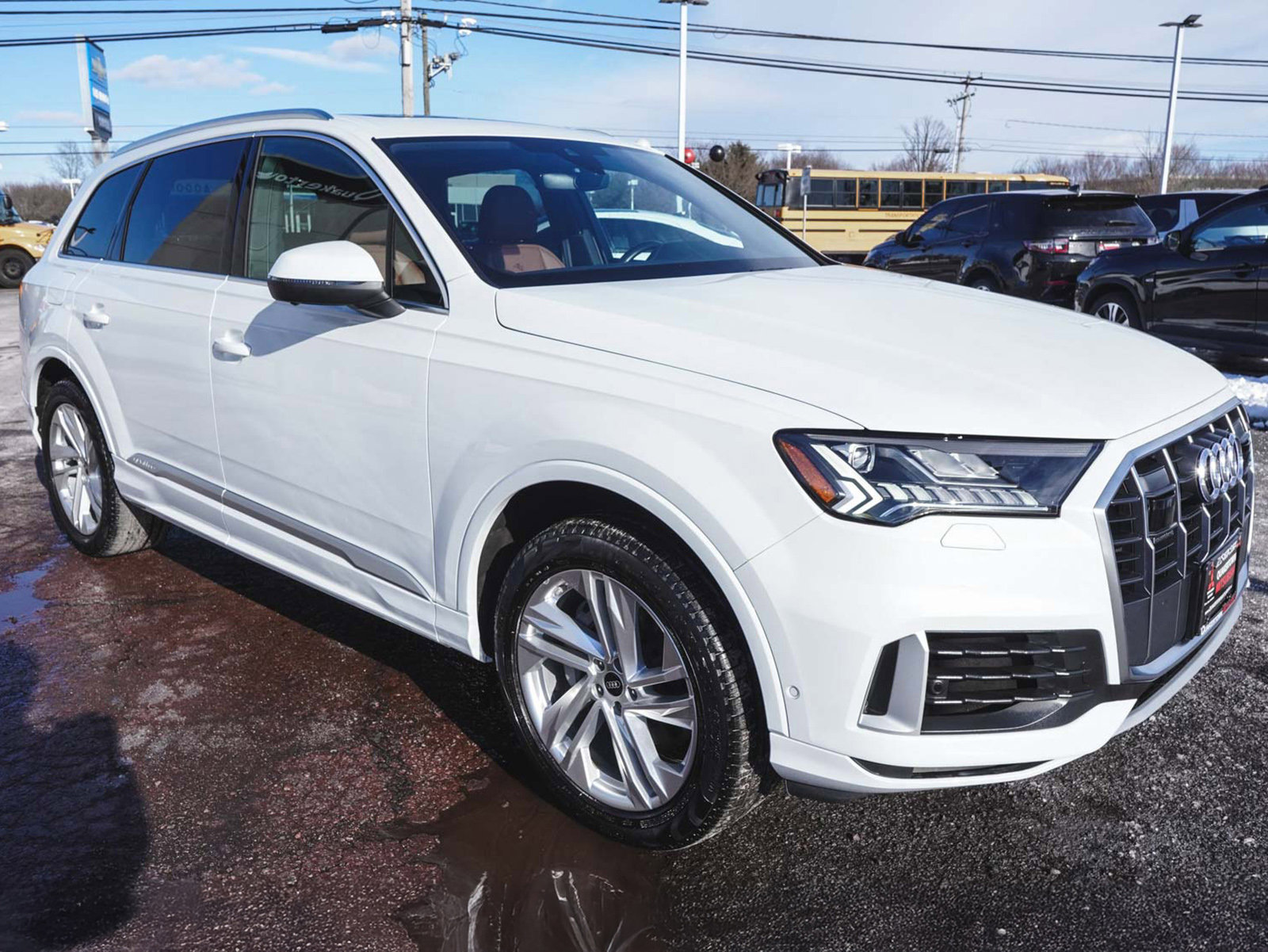 Used 2023 Audi Q7 3.0T Premium w/ Convenience Package image 3