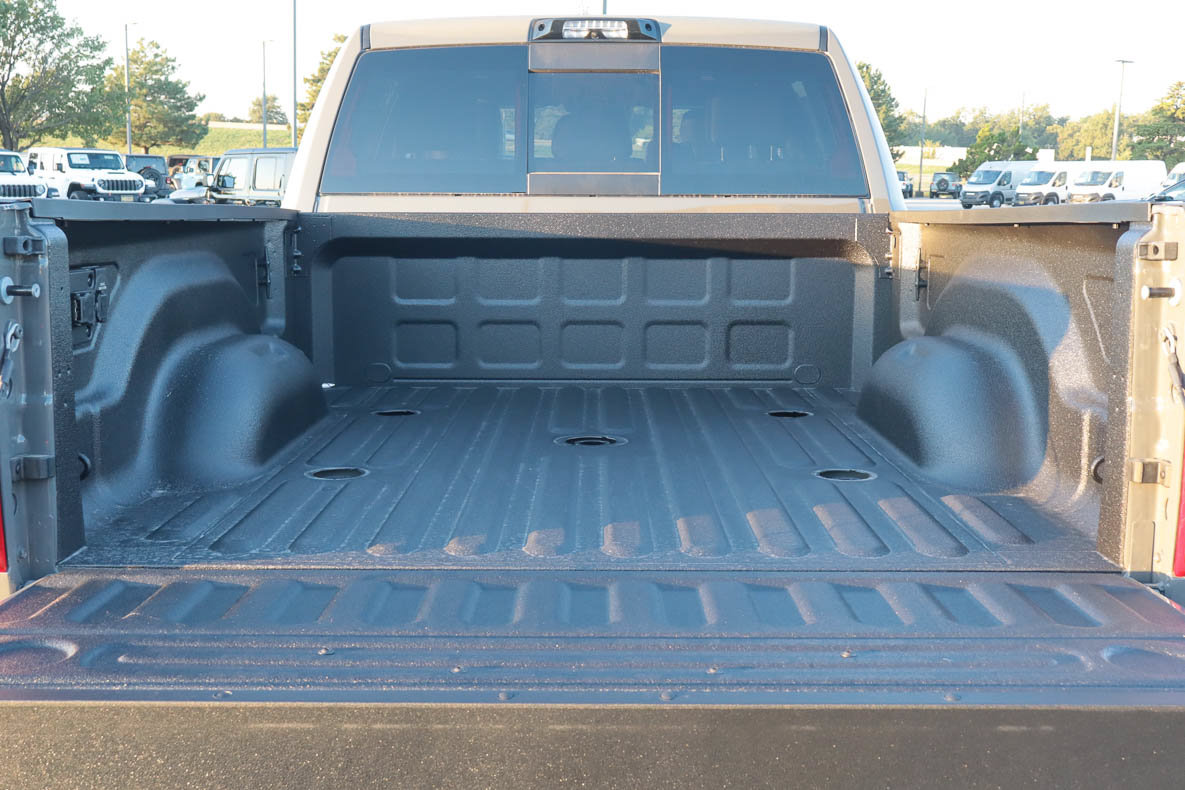 New 2027 RAM 2500 Laramie AWD/4WD image 7