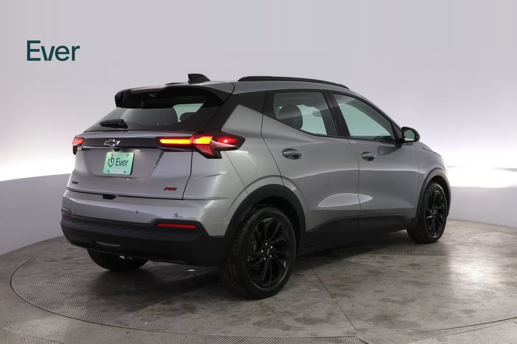 Used 2027 Chevrolet Bolt RS w/ Technology Package FWD image 3