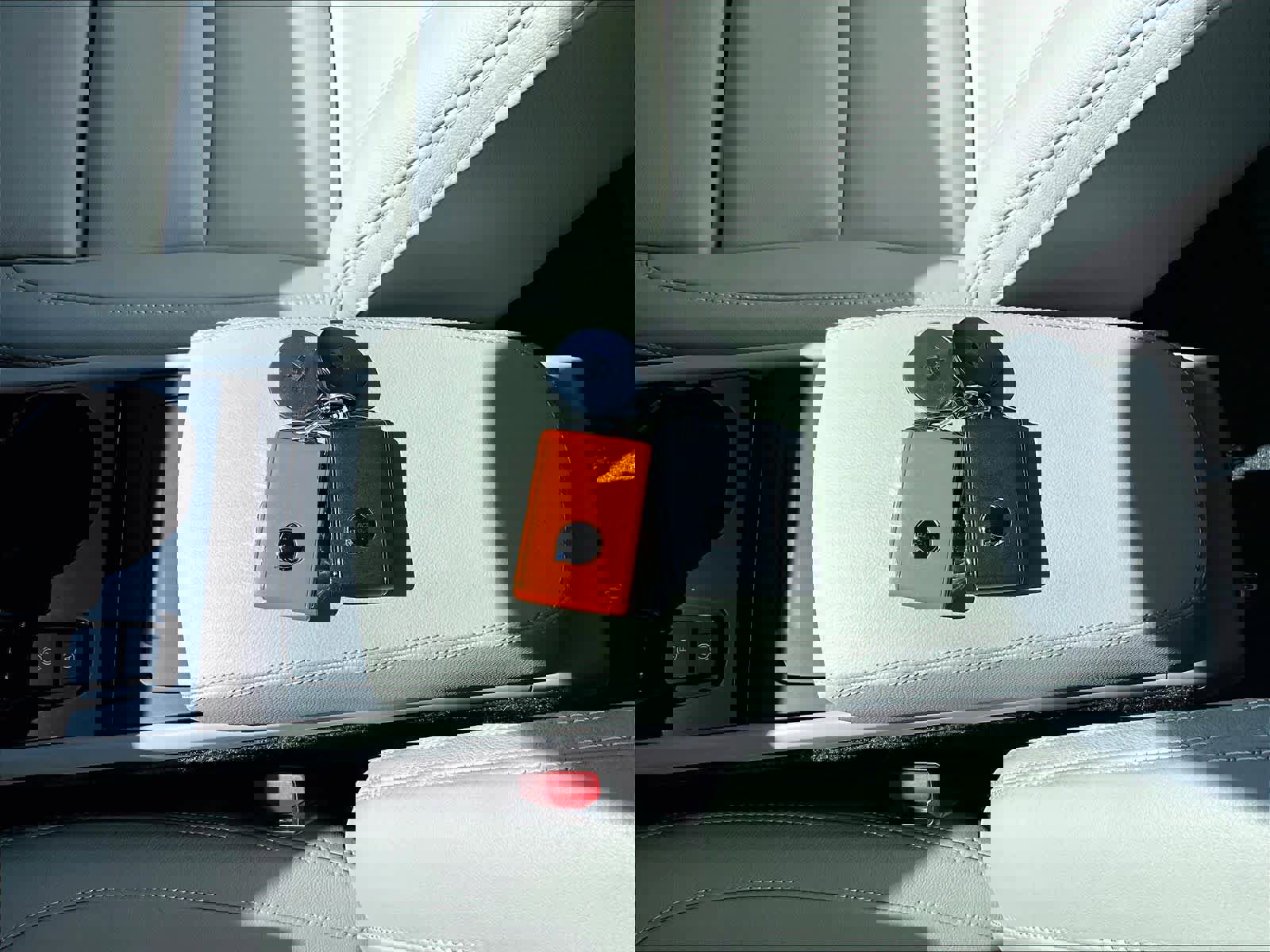 Used 2026 Volvo XC40 B5 Plus w/ Protection Package Premier image 14