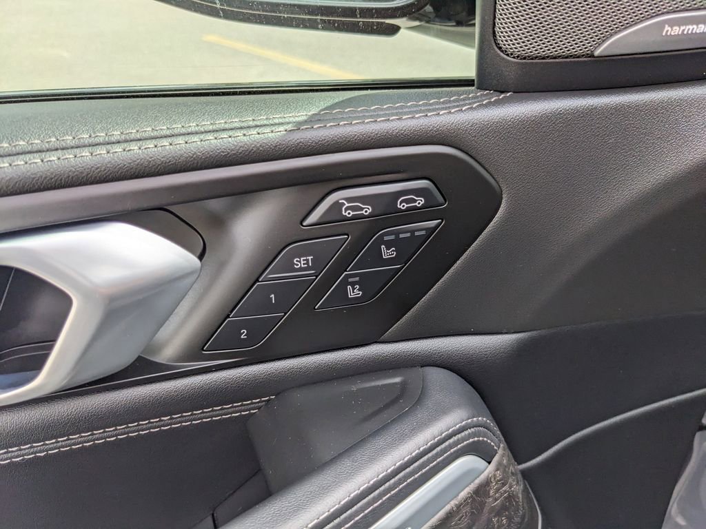 Used 2024 BMW X6 M60i image 24