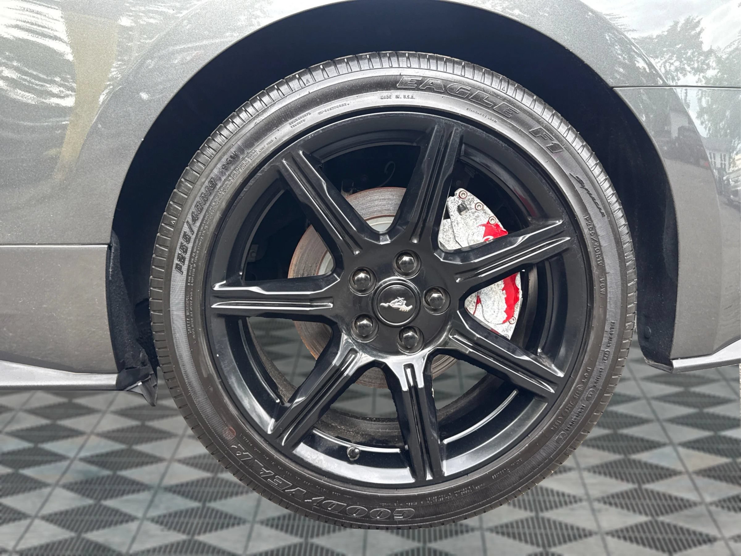 Used 2019 Ford Mustang Coupe w/ Black Accent Package RWD image 18