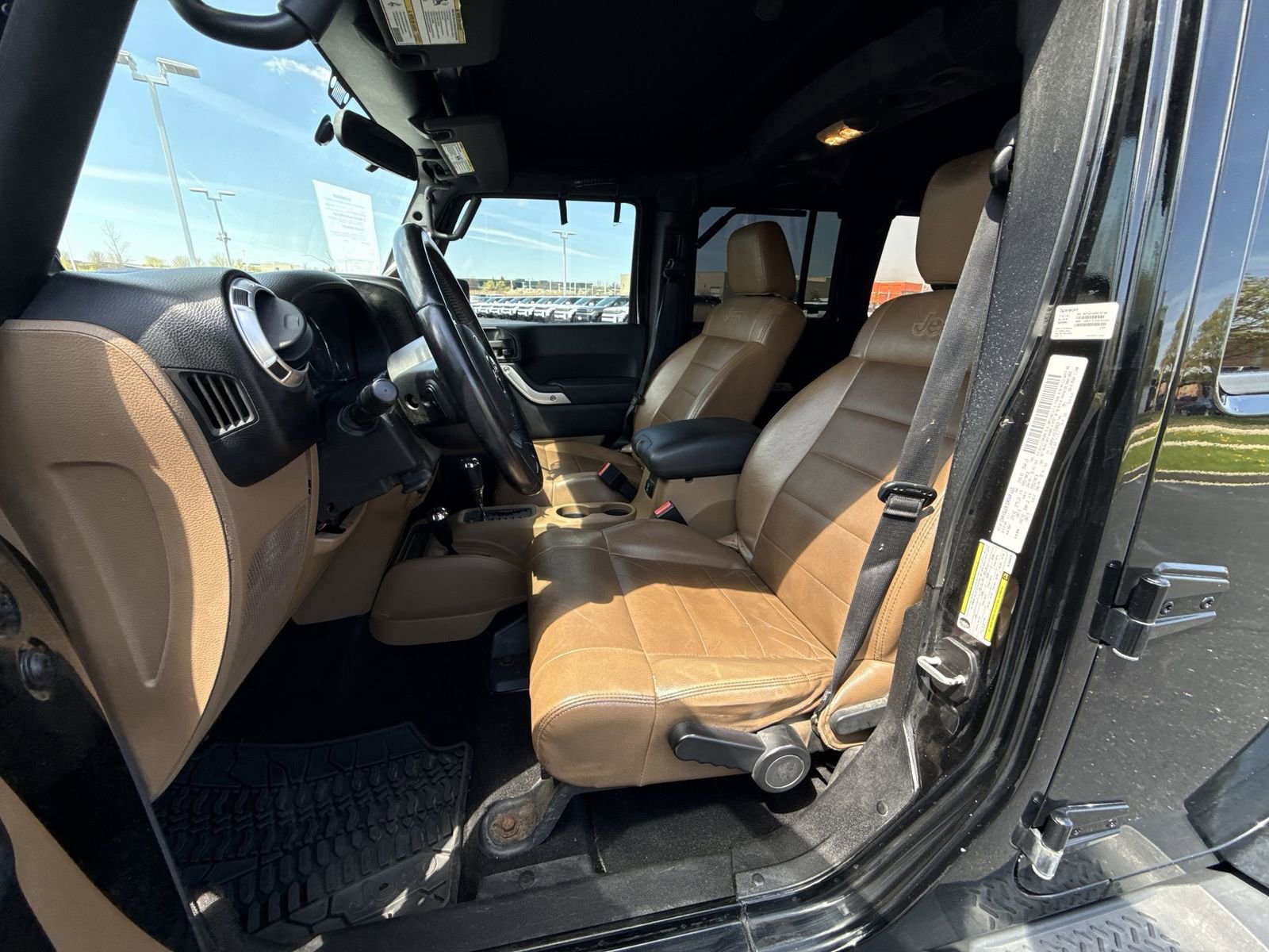 Used 2011 Jeep Wrangler Unlimited Sahara w/ Dual Top Group AWD/4WD image 12