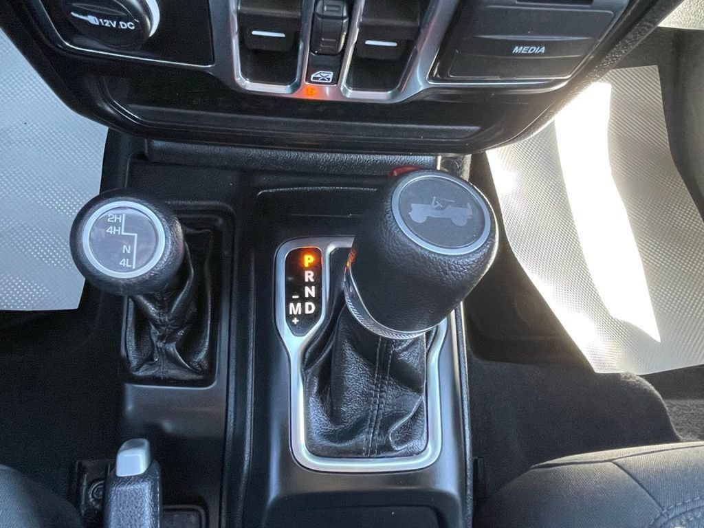Used 2022 Jeep Wrangler Unlimited Sport AWD/4WD image 31