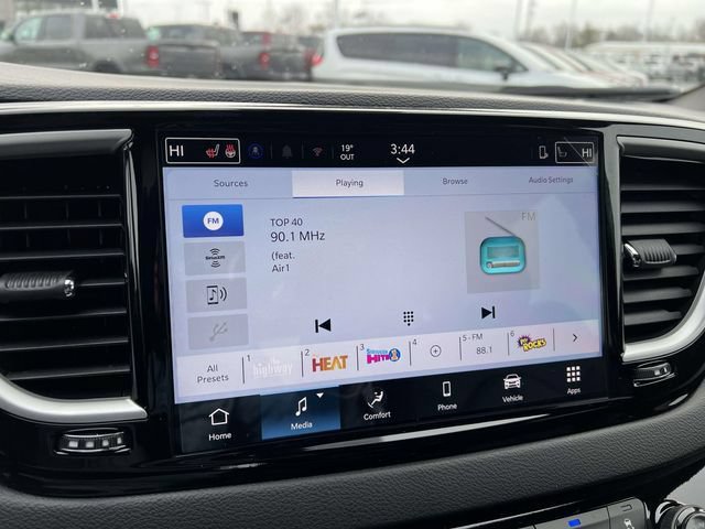 New 2026 Chrysler Voyager LX FWD image 17