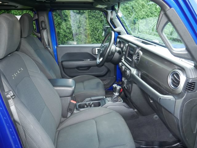 Used 2019 Jeep Wrangler Unlimited Sahara w/ Cold Weather Group AWD/4WD image 22