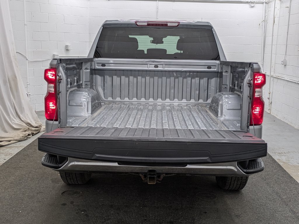 Used 2023 Chevrolet Silverado 1500 LT AWD/4WD image 13