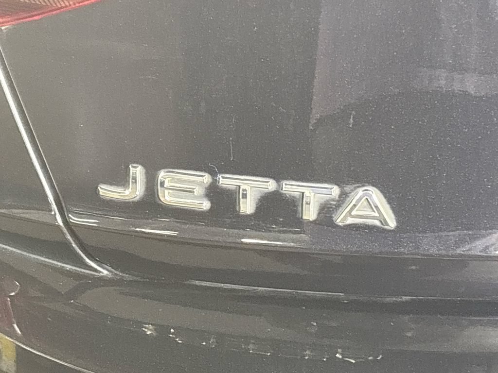 Certified 2022 Volkswagen Jetta SE FWD image 24