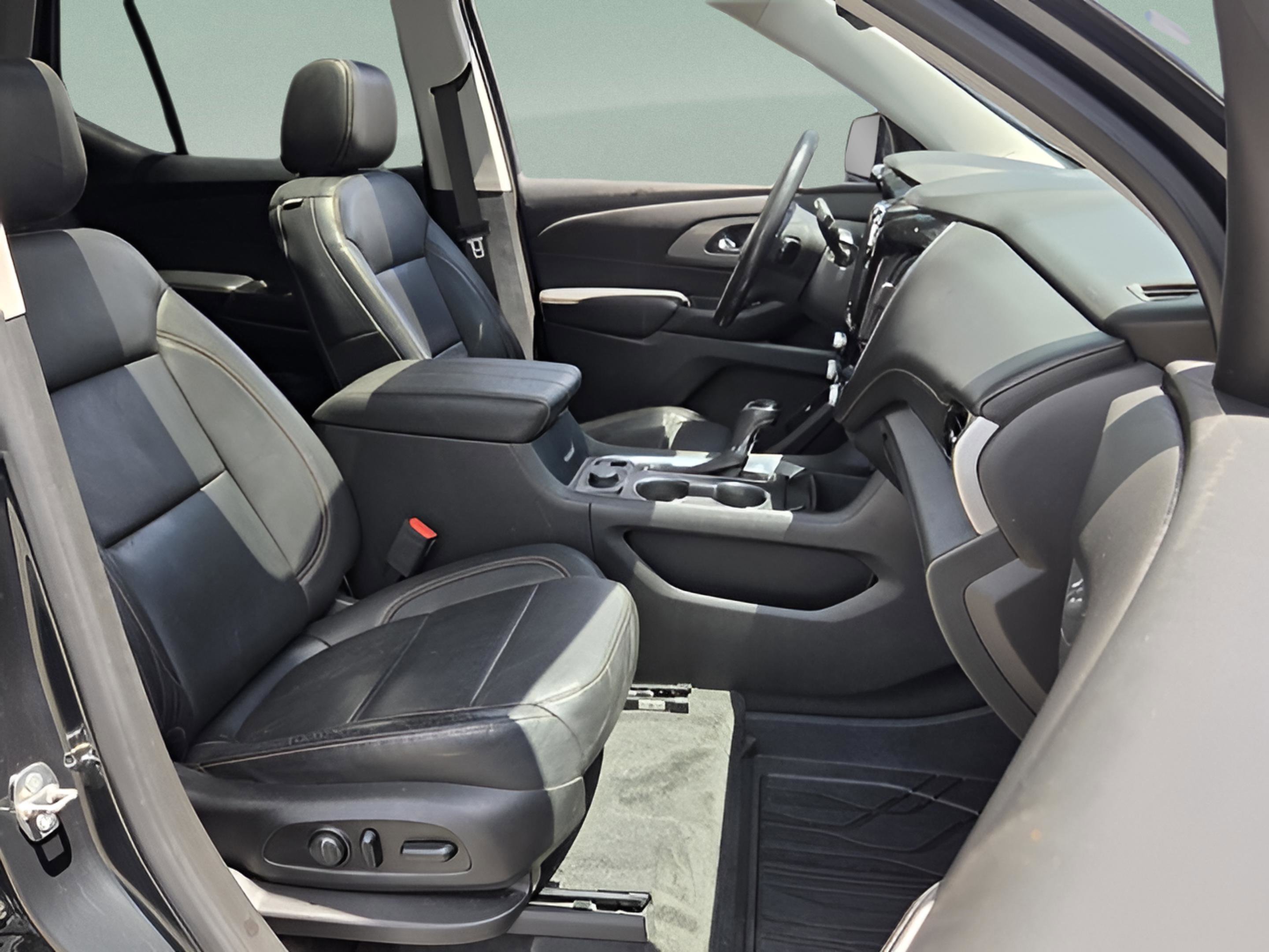 Used 2019 Chevrolet Traverse LT w/ LT Premium Package FWD image 18