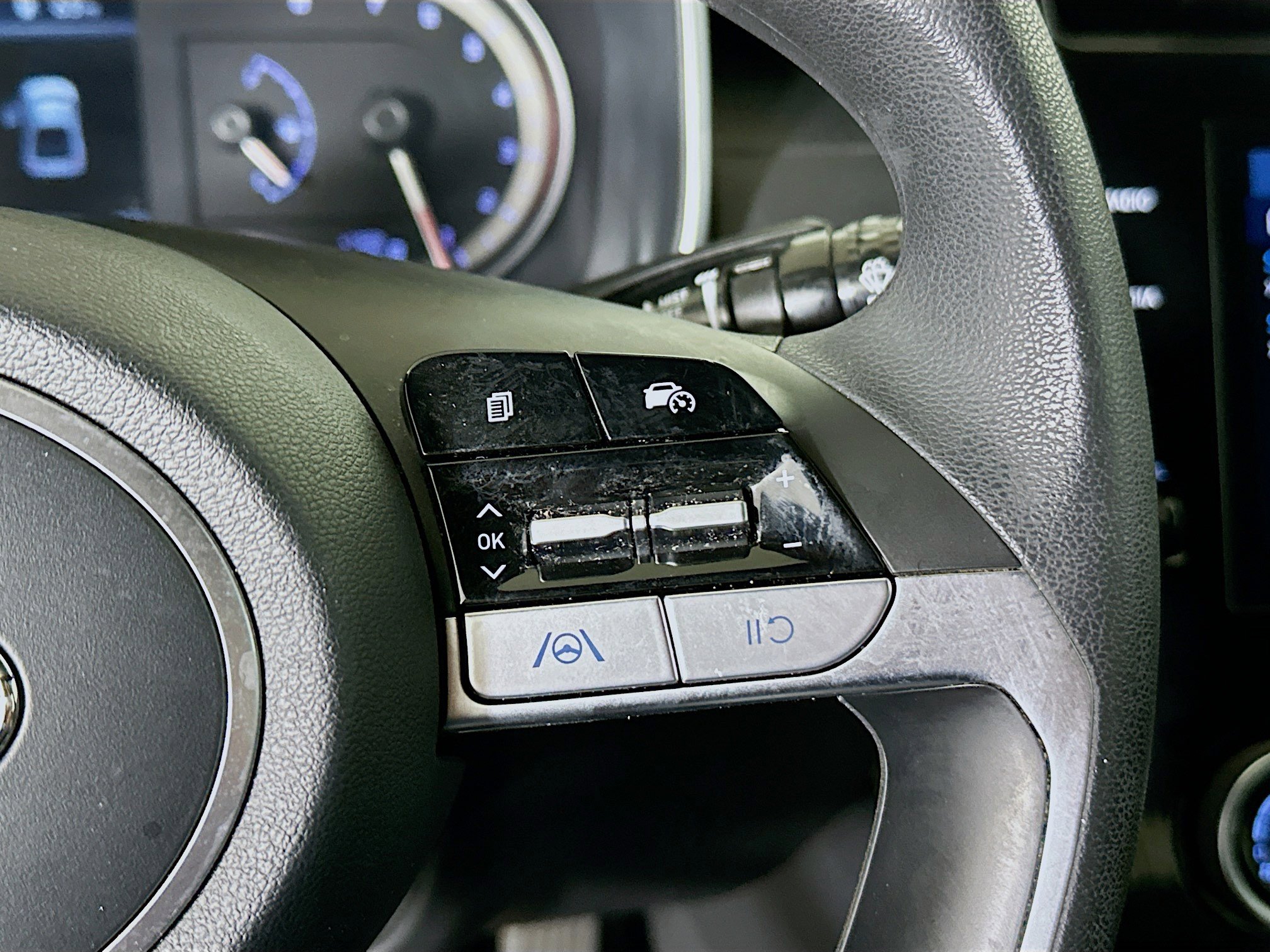 Used 2023 Hyundai Santa Cruz SEL image 17