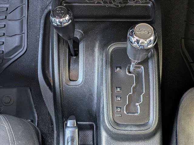 Used 2017 Jeep Wrangler Unlimited Sahara AWD/4WD image 12