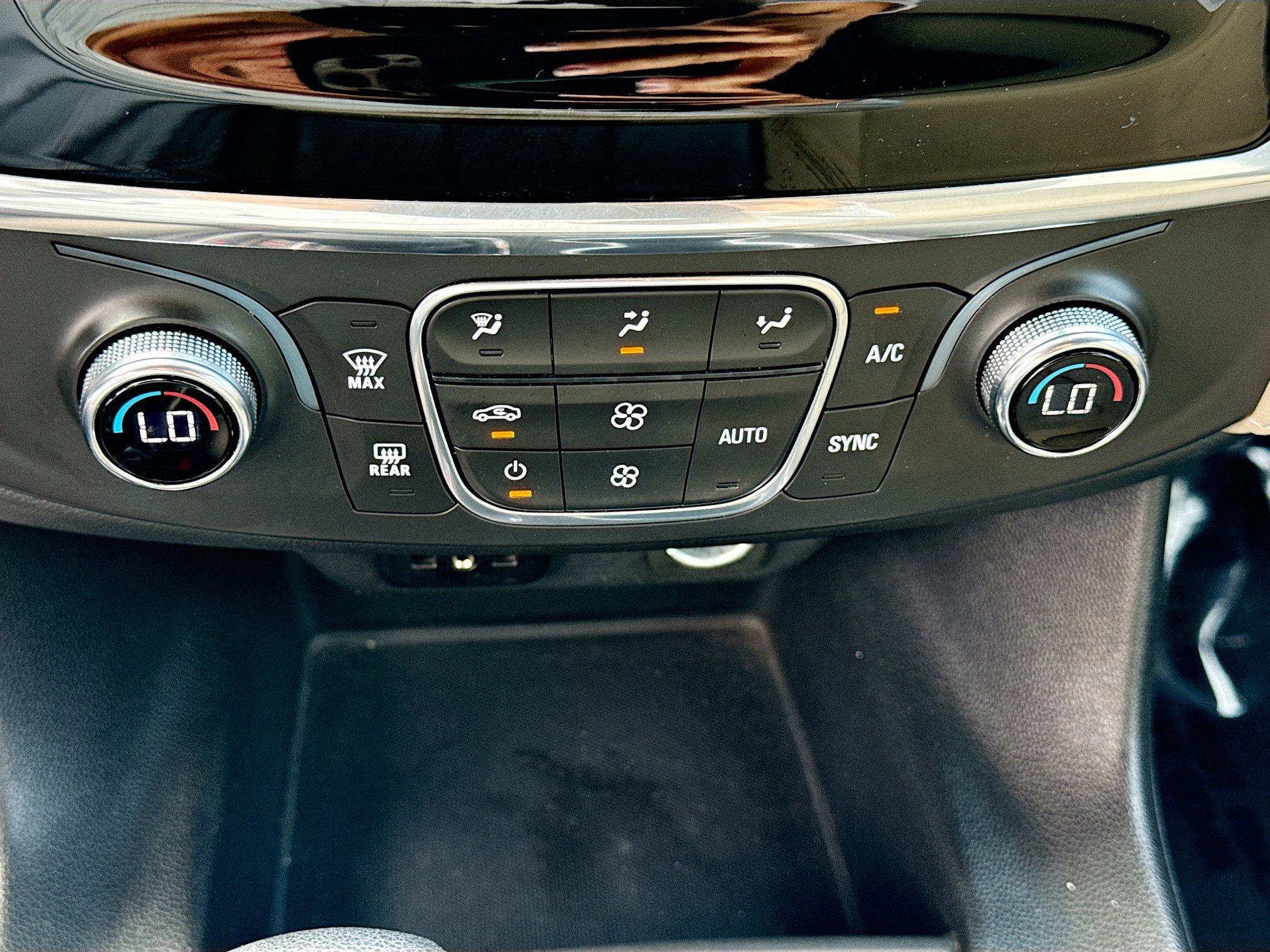 Used 2022 Chevrolet Traverse LS w/ LPO, Cargo Package FWD image 32