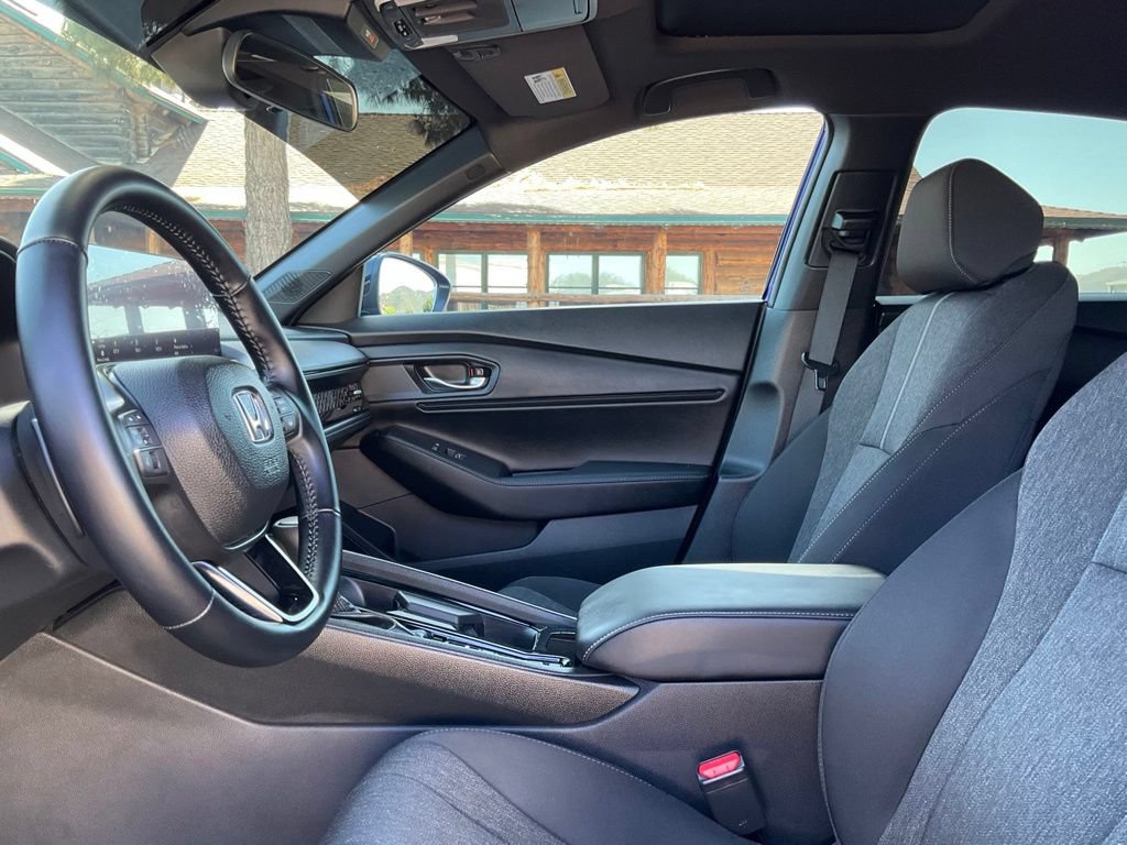 Used 2025 Honda Accord Sport image 39