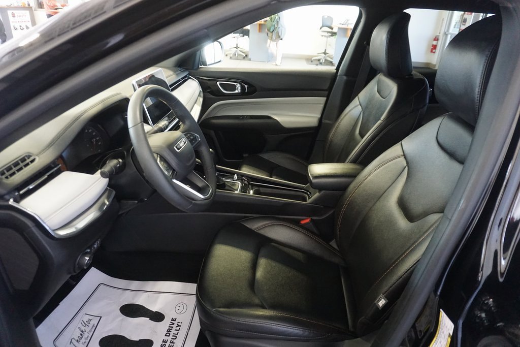 Used 2024 Jeep Compass Limited image 18