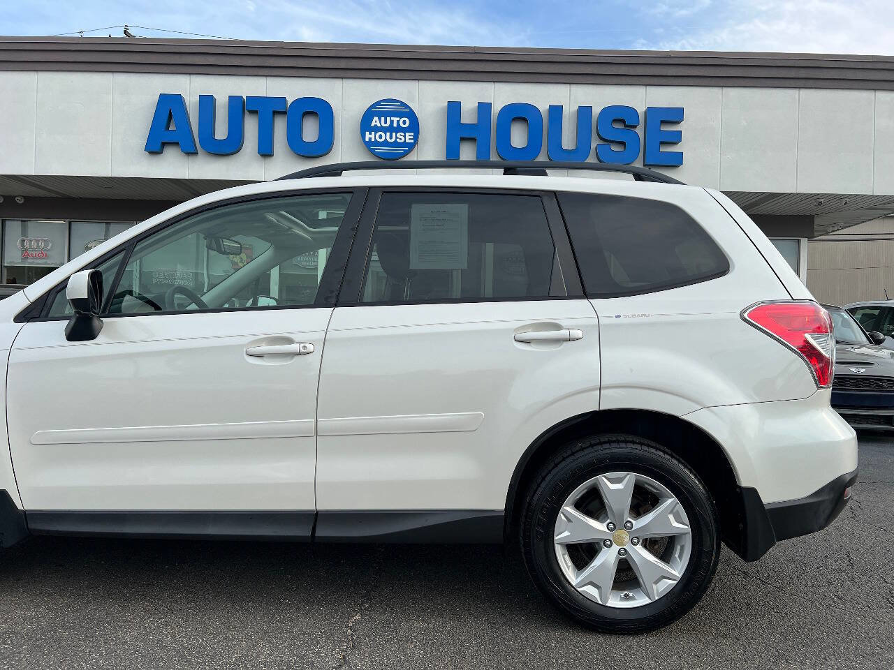 Used 2015 Subaru Forester 2.5i Premium w/ All-Weather Package AWD/4WD image 38
