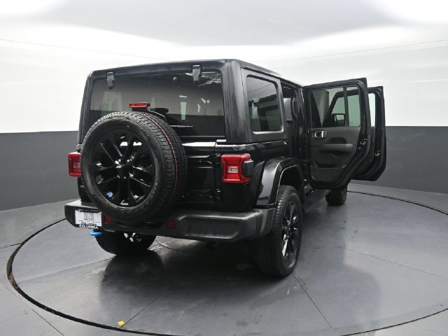 Used 2023 Jeep Wrangler Unlimited Sahara w/ Cold Weather Group AWD/4WD image 37