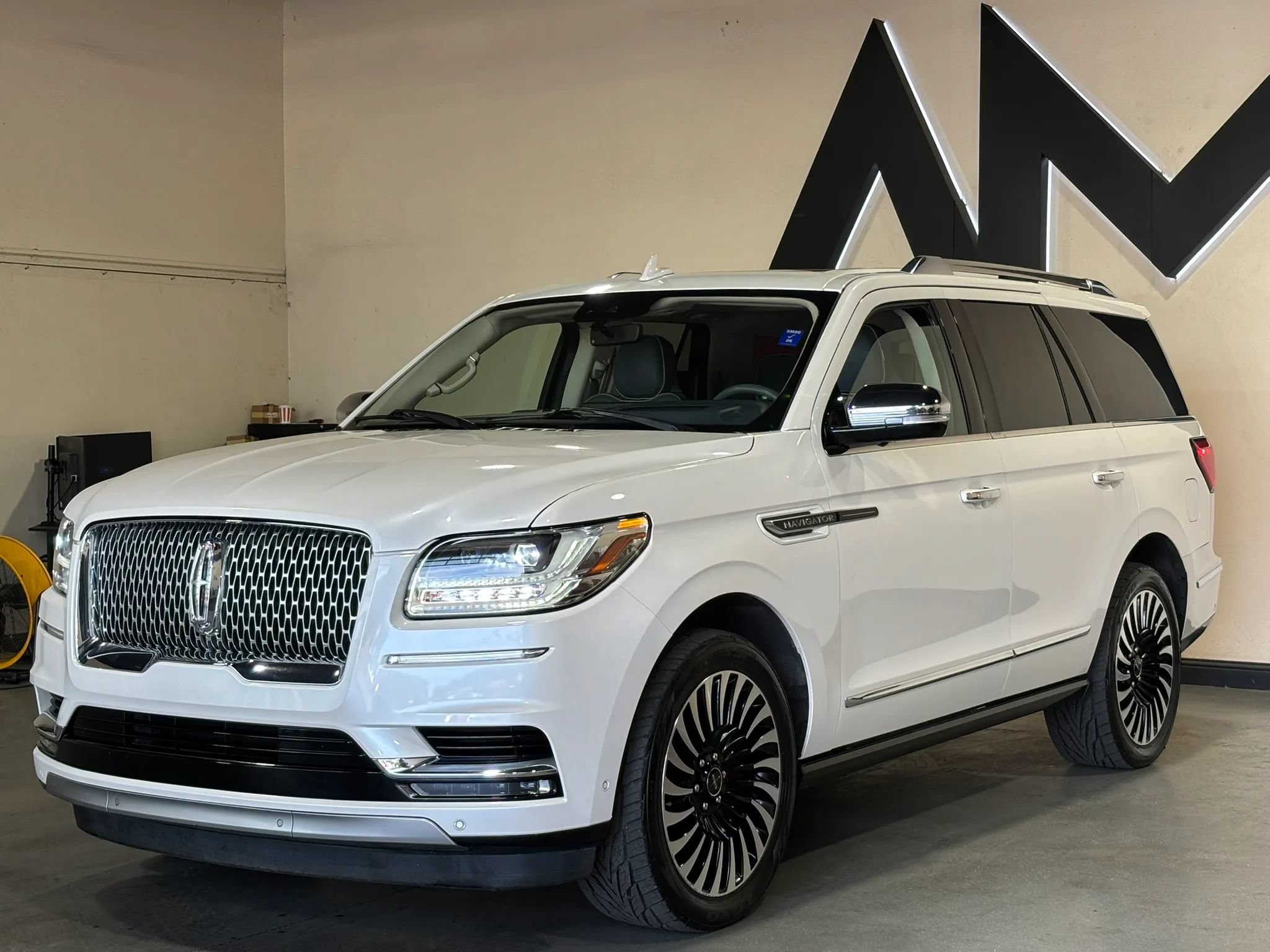 Used 2018 Lincoln Navigator Black Label AWD/4WD image 1