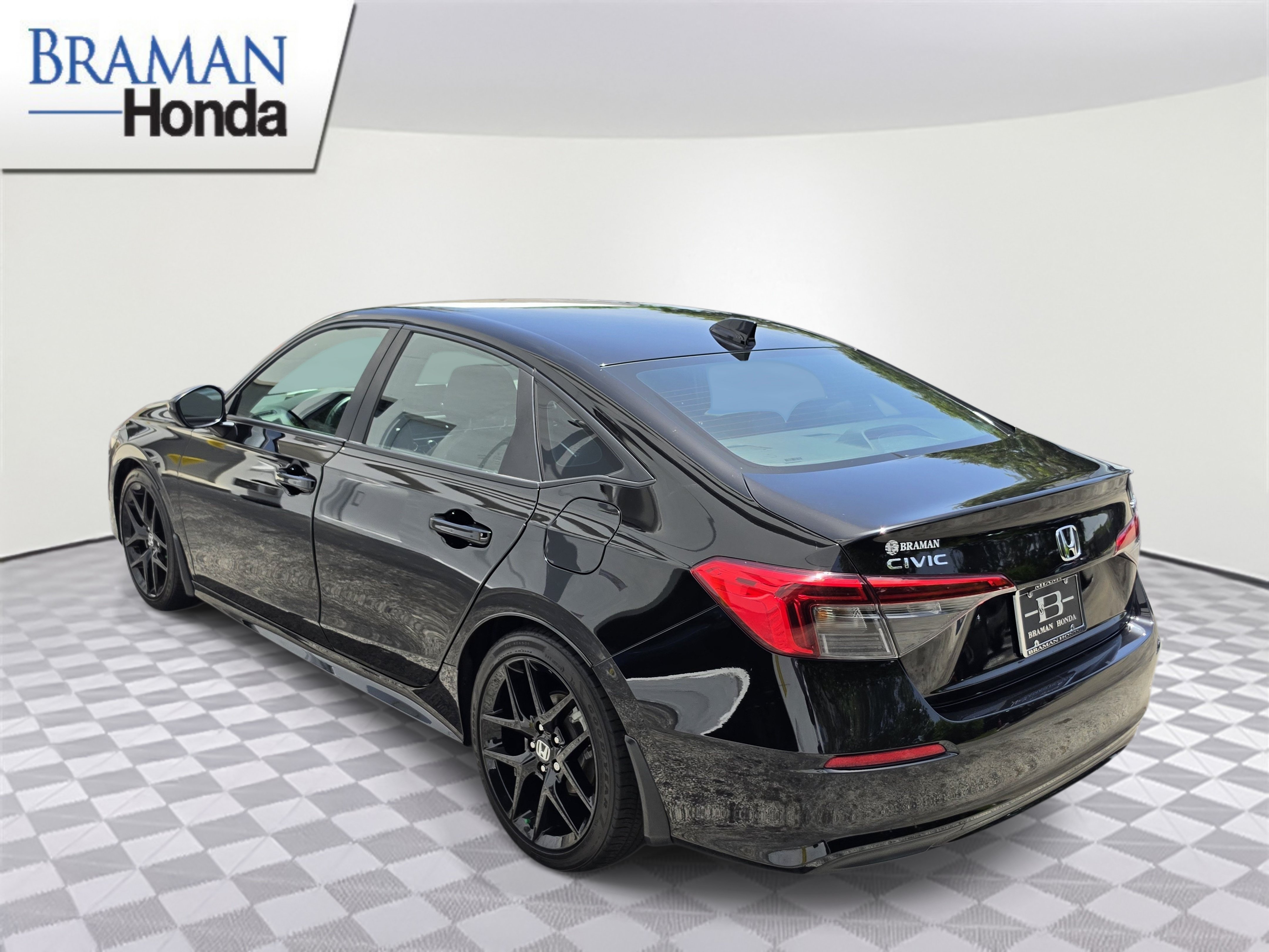 Used 2022 Honda Civic Sport image 4