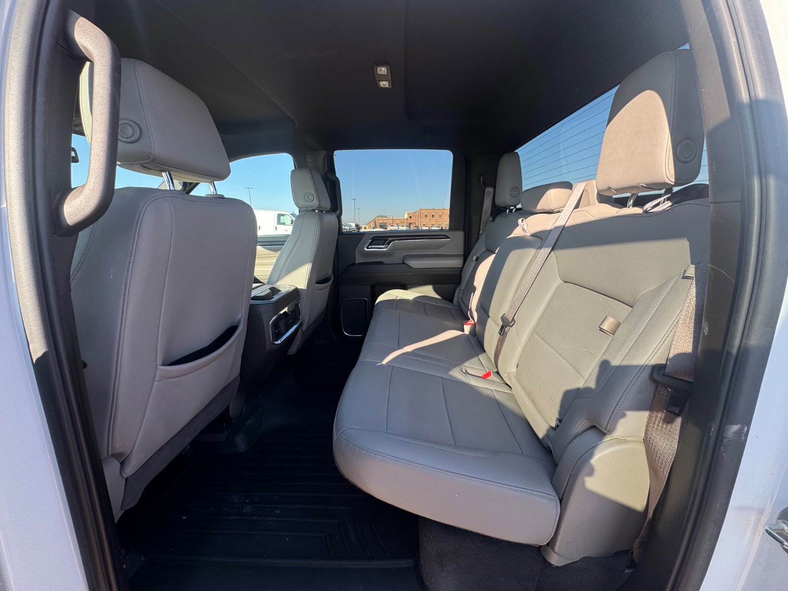 Used 2024 GMC Sierra 3500 SLT w/ SLT Convenience Package image 13