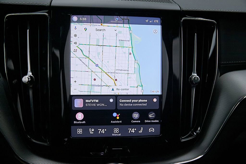 Certified 2024 Volvo XC60 T8 Ultimate image 32