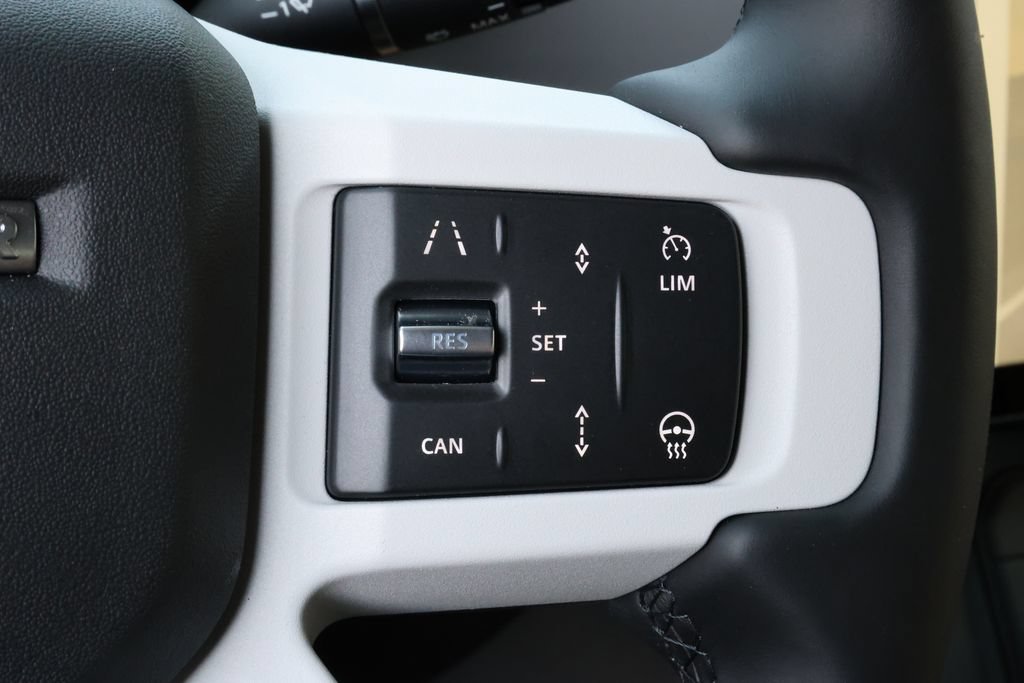 New 2026 Land Rover Defender 110 X-Dynamic SE AWD/4WD image 22