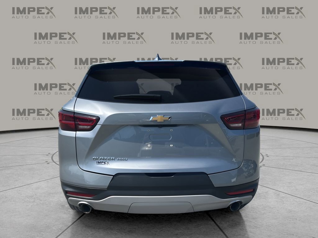 Used 2025 Chevrolet Blazer LT image 4