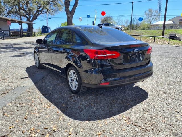 Used 2017 Ford Focus SE image 5