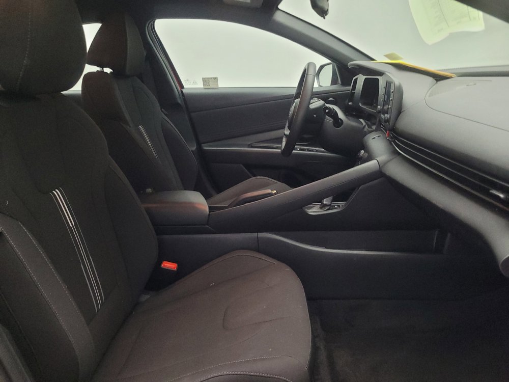 Used 2025 Hyundai Elantra Sport image 21
