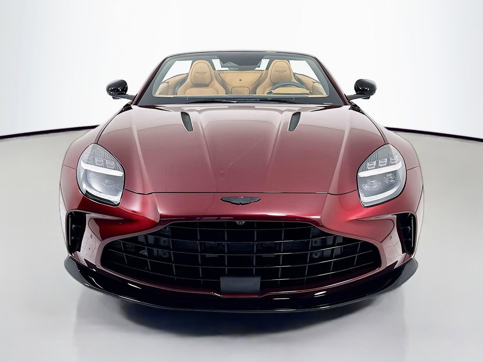 Used 2026 Aston Martin V8 Vantage Coupe image 2