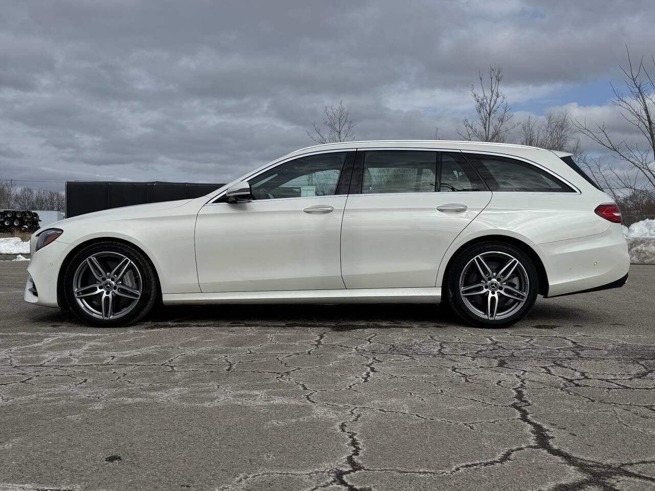 Used 2019 Mercedes-Benz E 450 4MATIC Wagon image 2