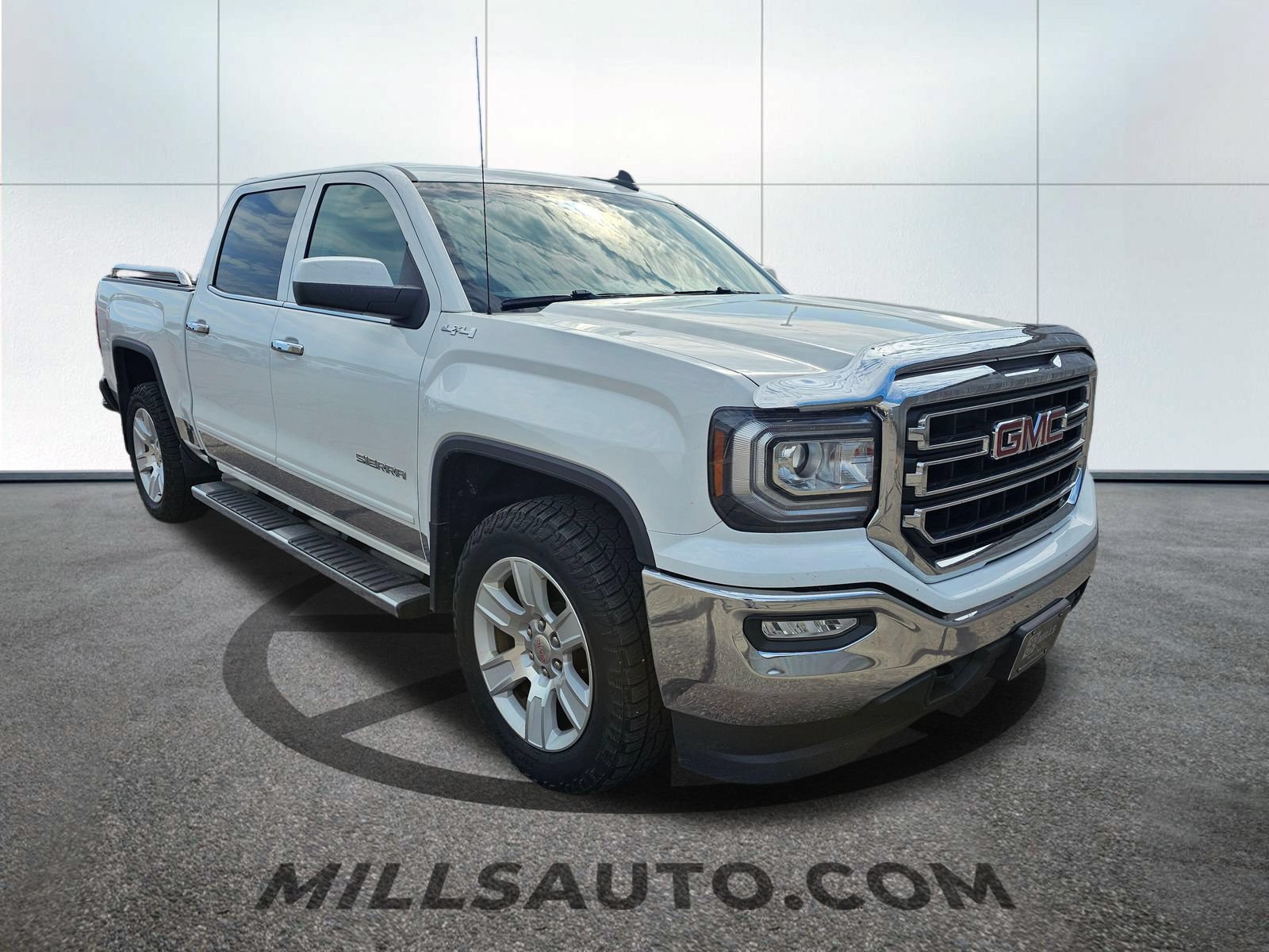 Used 2017 GMC Sierra 1500 SLE w/ SLE Value Package AWD/4WD image 5