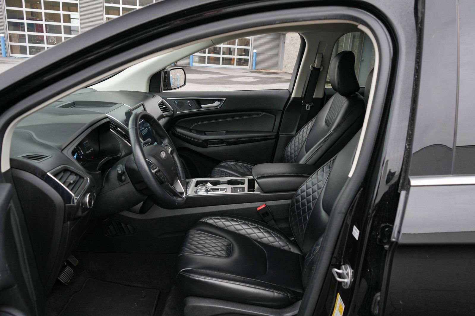 Used 2024 Ford Edge Titanium image 13