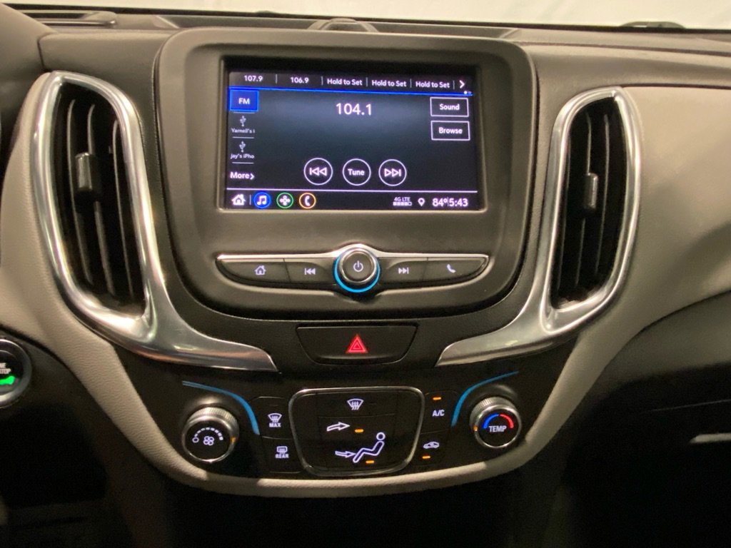 Used 2021 Chevrolet Equinox LS image 33