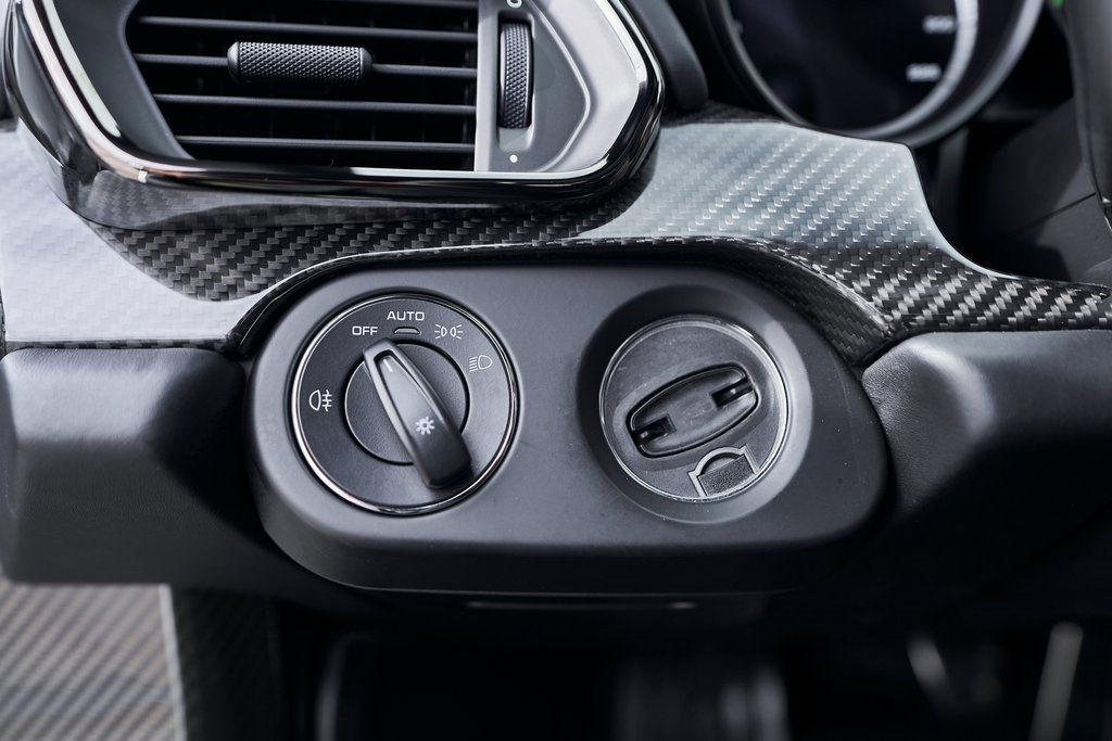 Used 2015 Porsche 918 Spyder image 63