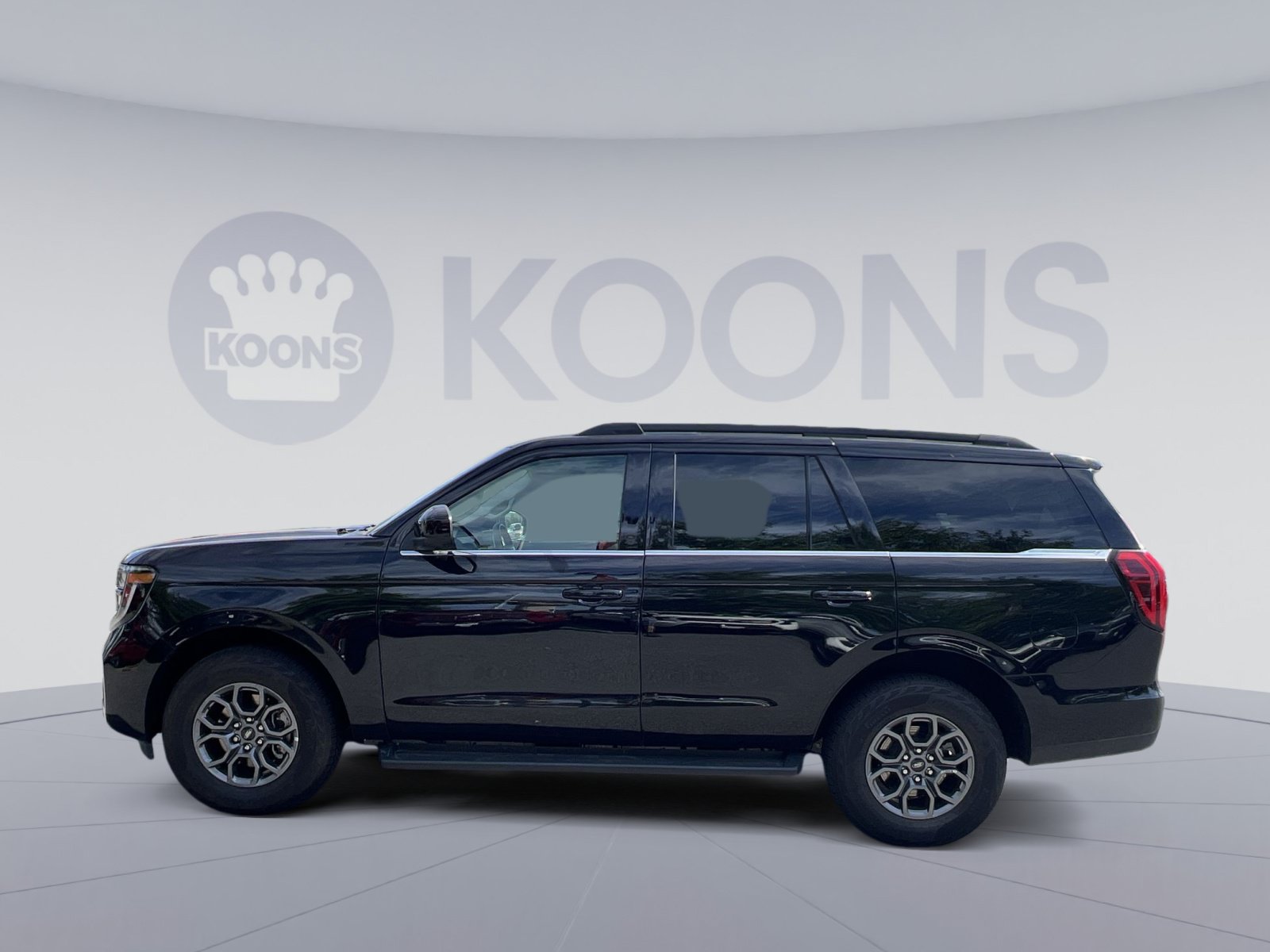 Used 2025 Ford Expedition Active AWD/4WD image 2