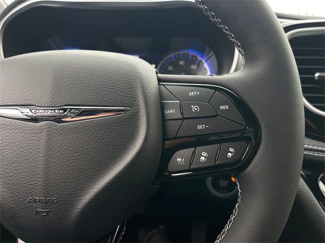 New 2026 Chrysler Pacifica Limited w/ S Appearance Package image 14