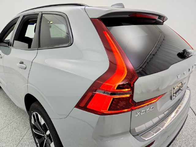New 2026 Volvo XC60 T8 Plus w/ Protection Package Premier AWD/4WD image 31