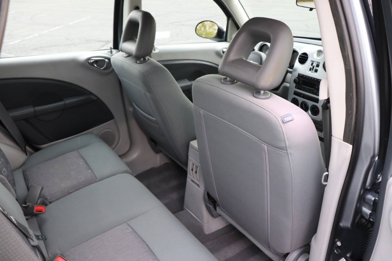 Used 2009 Chrysler PT Cruiser FWD image 26