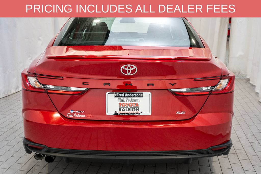 Used 2025 Toyota Camry SE FWD image 4