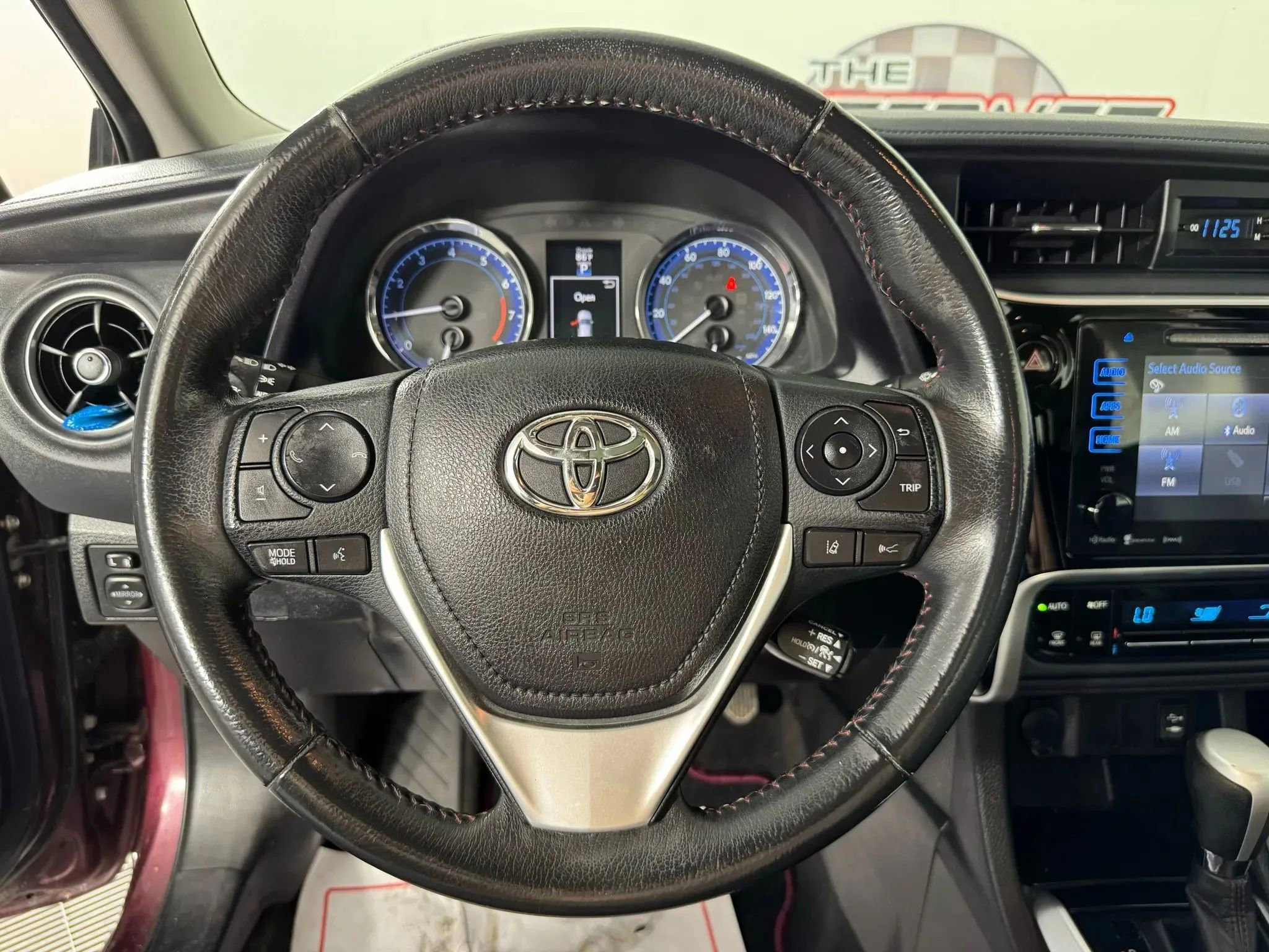 Used 2017 Toyota Corolla SE 50th Anniversary FWD image 13
