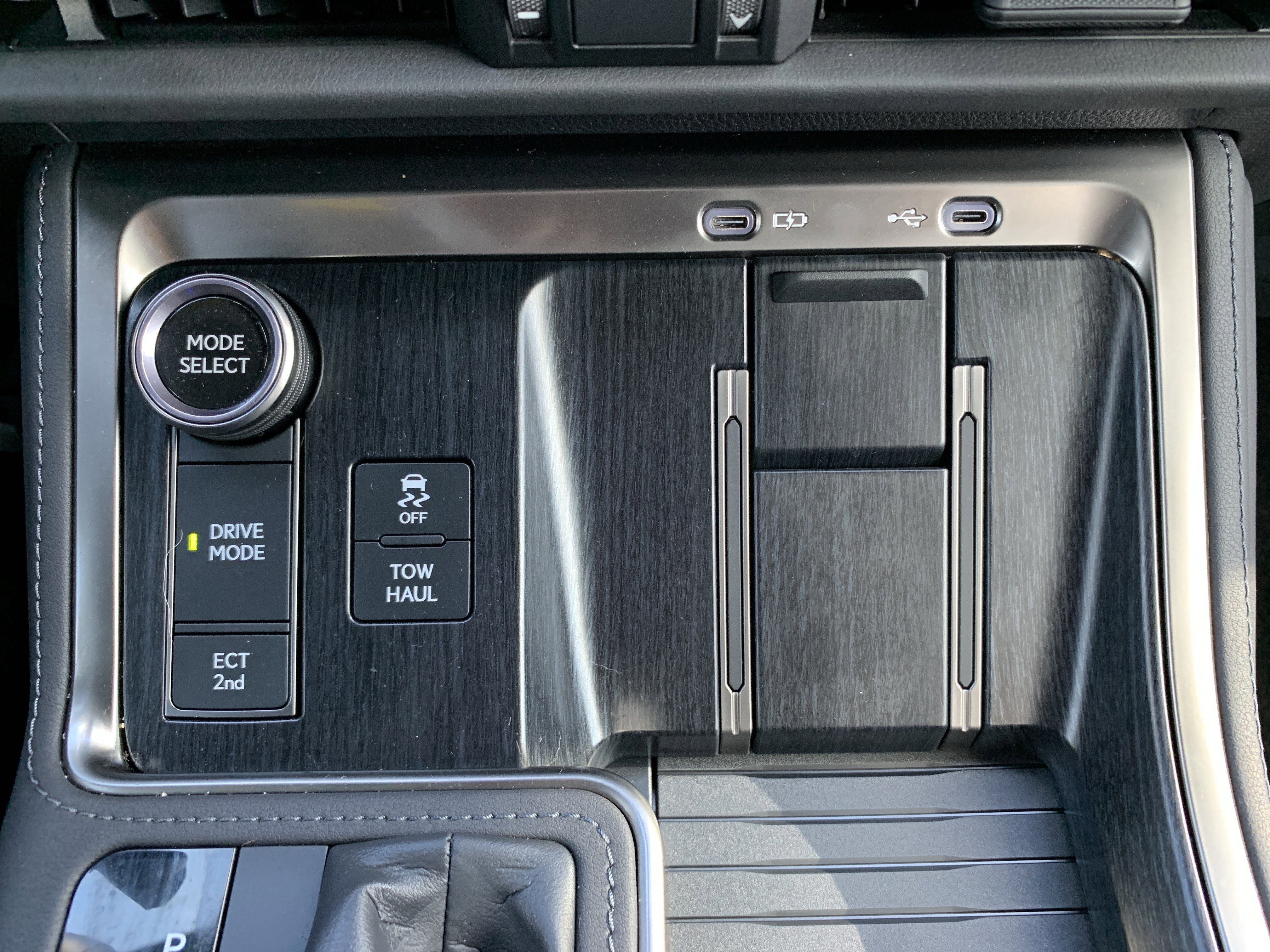 Used 2024 Lexus GX 550 w/ Accessory Package (2T) image 29