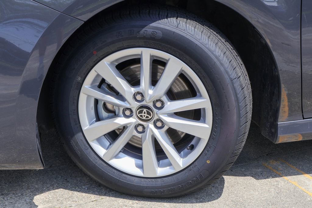 Used 2025 Toyota Camry LE FWD image 27