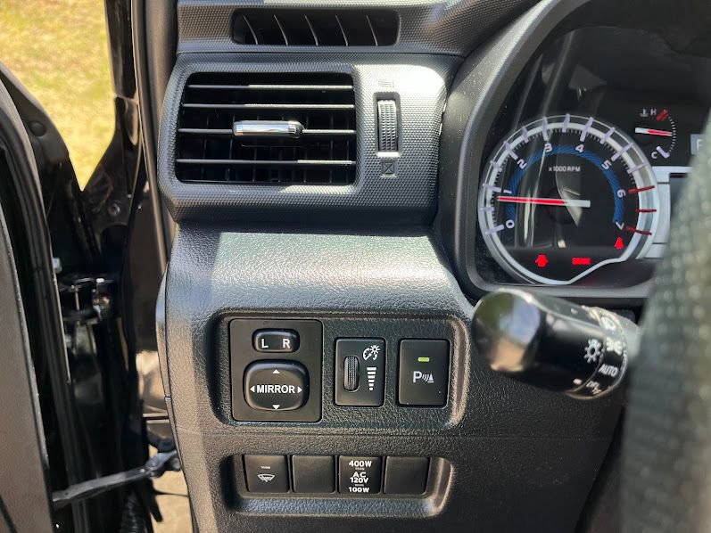 Used 2018 Toyota 4Runner Limited AWD/4WD image 11