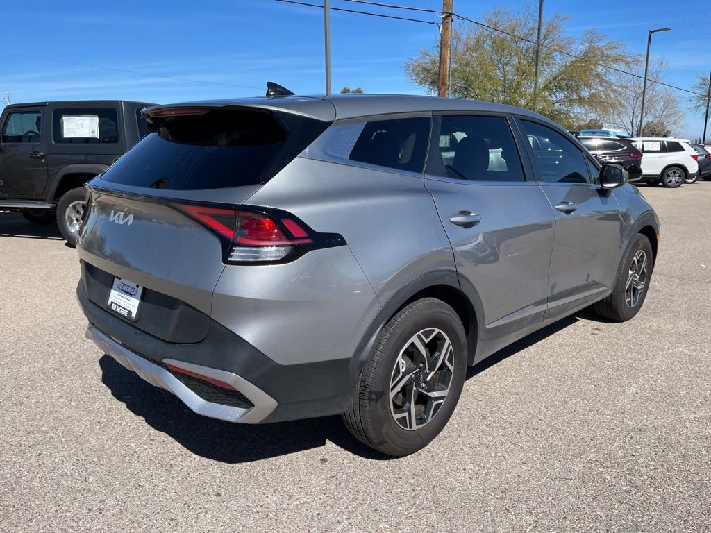 Used 2025 Kia Sportage LX FWD image 5