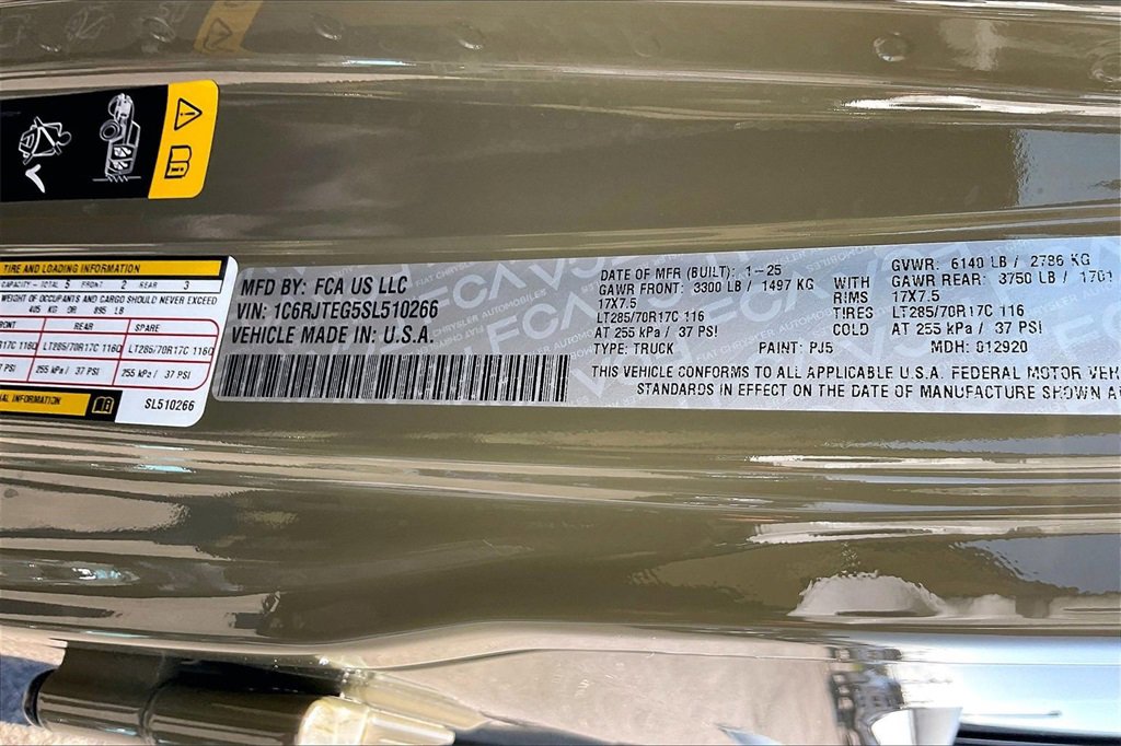 Used 2025 Jeep Gladiator Mojave image 16