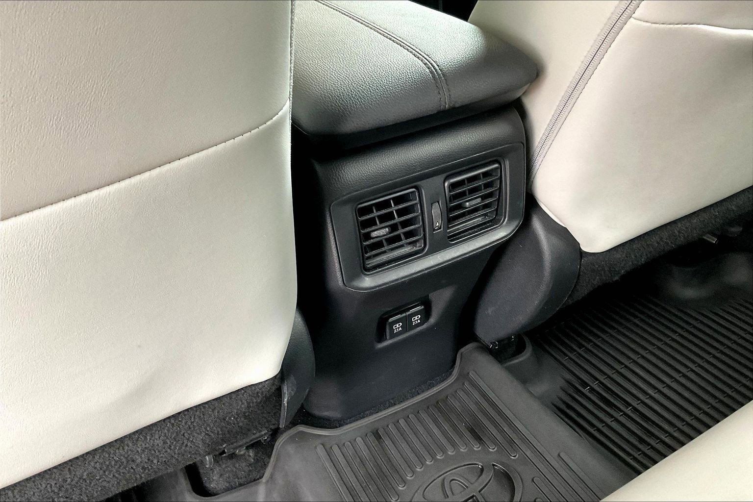 Used 2021 Toyota RAV4 Limited AWD/4WD image 10