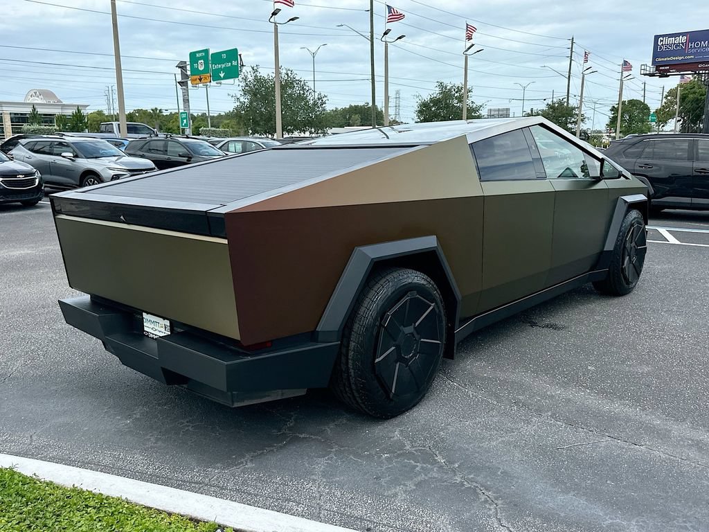 Used 2024 Tesla Cybertruck AWD Crew Cab image 5